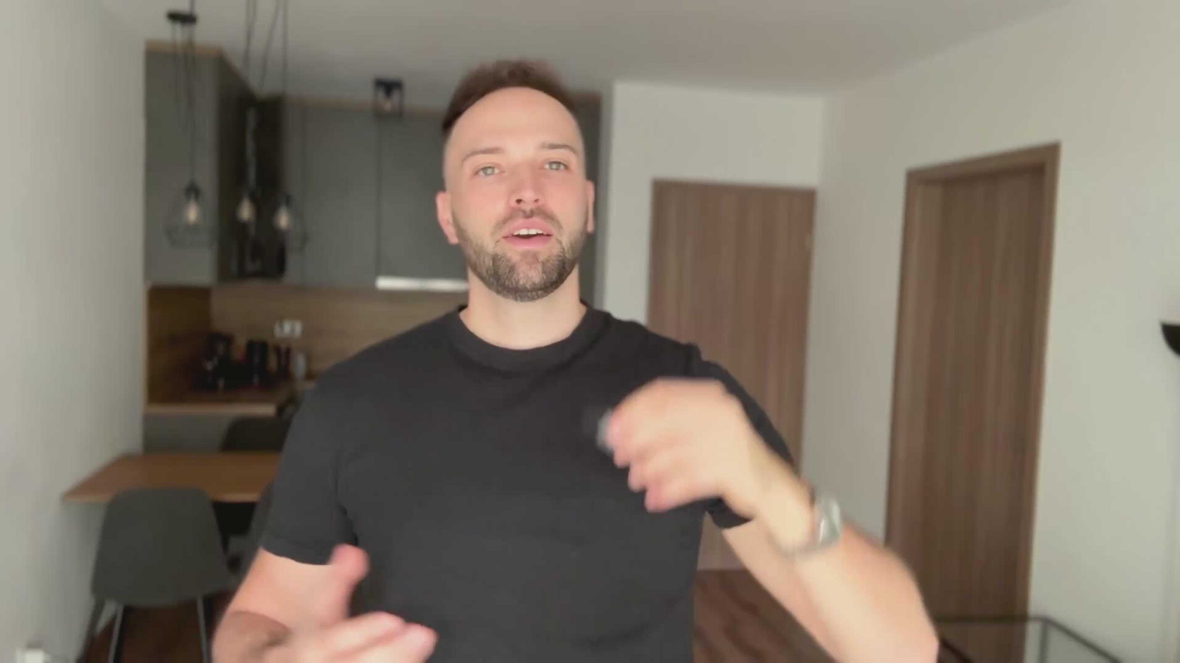 Naloži videoposnetek: 